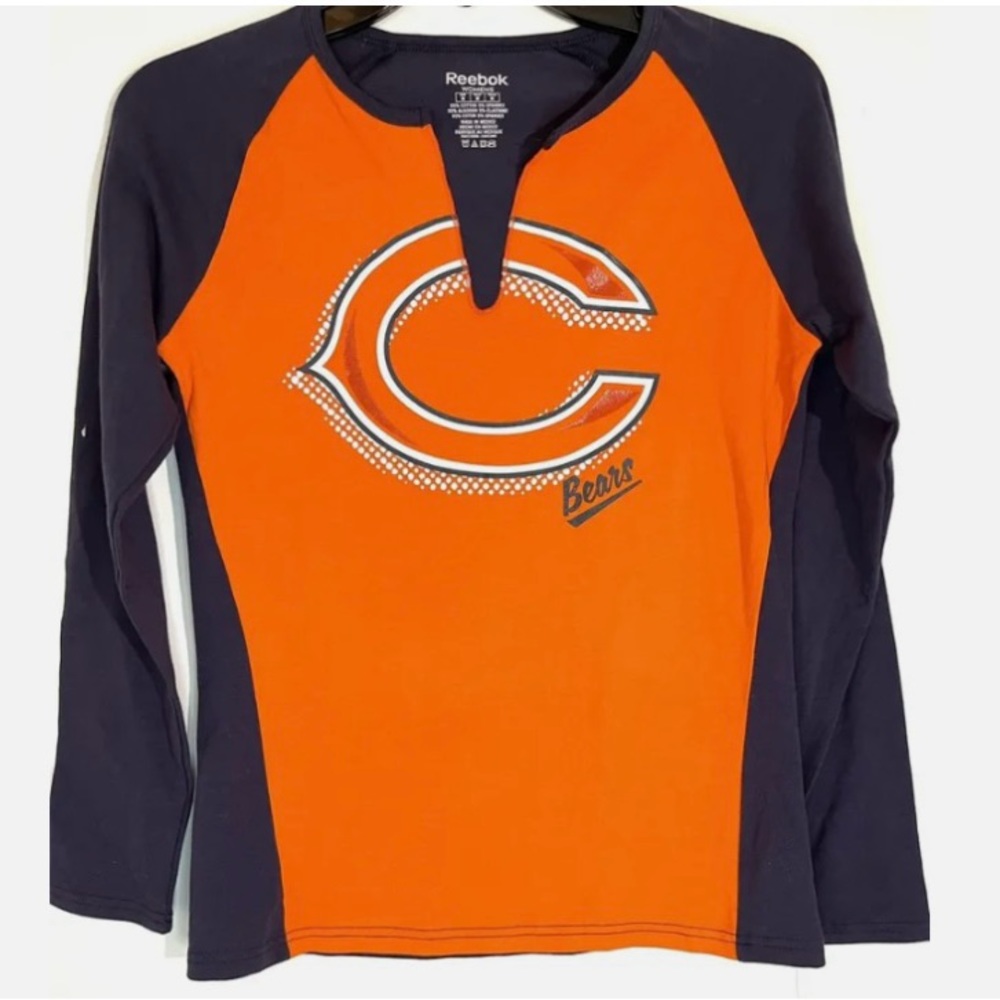 NFL Chicago Bears soft stretchy T perfect for woman or child. Worn & washed. XS